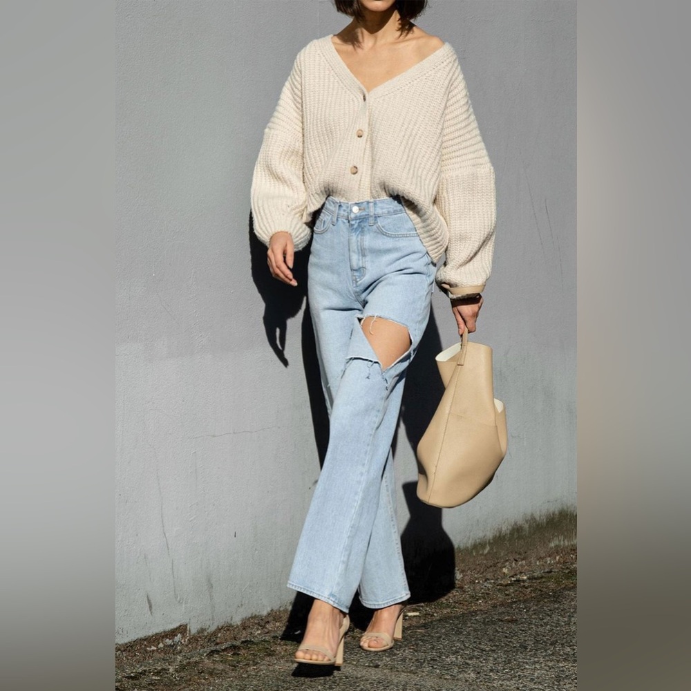 OAK + FORT HIGH WAISTED LIGHT WASH JEANS 👖